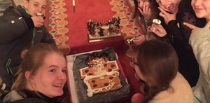 Konfirmandovernatning med Påske og kagemand