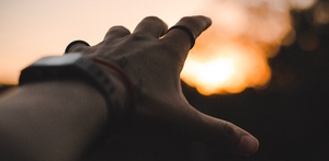 Ikke andre hænder end dig