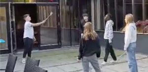 Fadervor med fluesmækkere